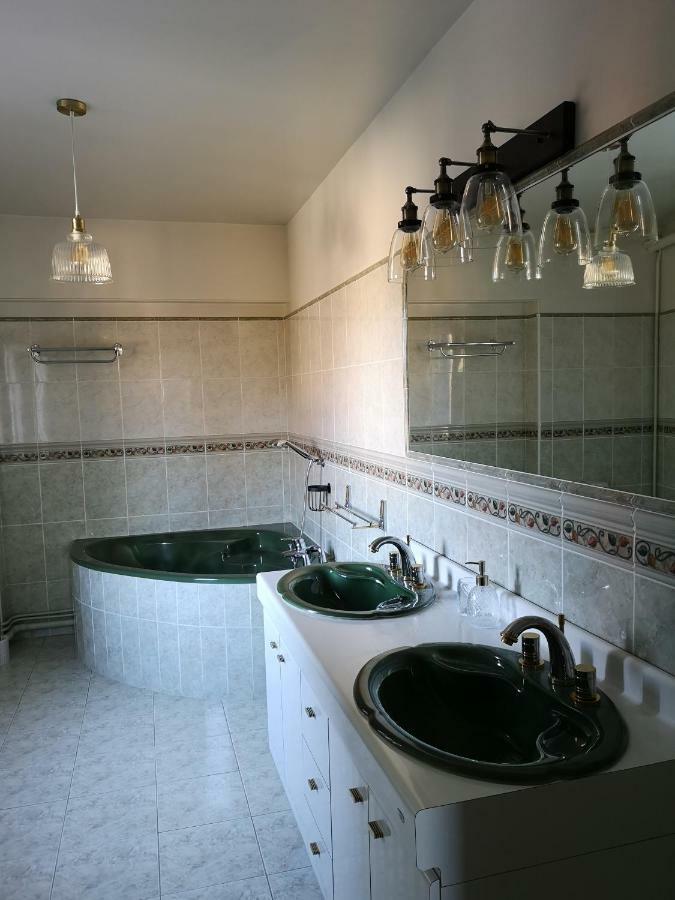 Asnières-sur-Oise Le Clos Des Fees מראה חיצוני תמונה